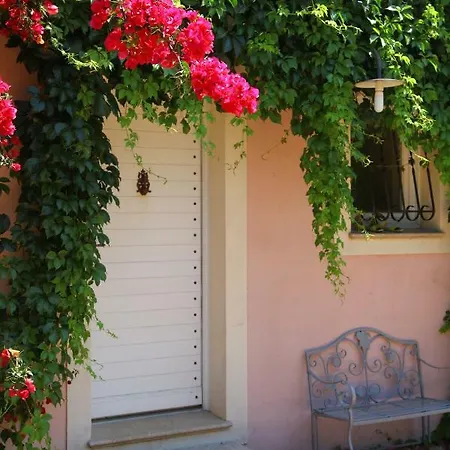Vila Les Residences De Scaglione